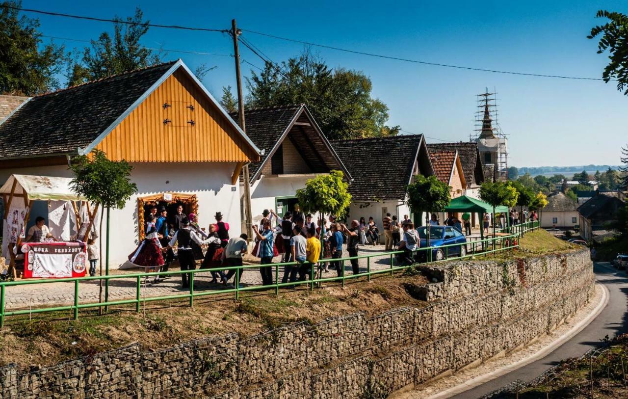 דירות Sobe Na Vinskoj Cesti Zmajevac מראה חיצוני תמונה